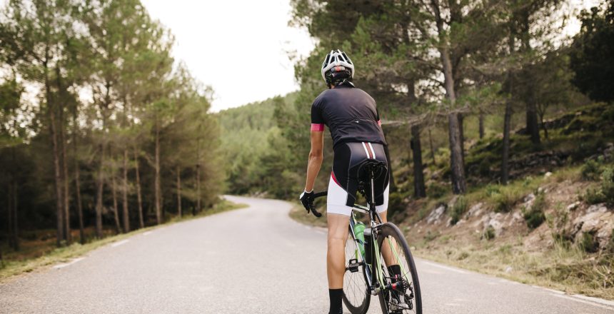 cadencia en el ciclismo es el numero de rotaciones por minuto que hace un ciclista